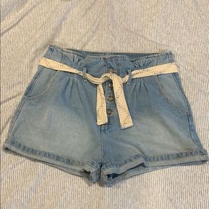 Vintage High Rise Sinched Waist Denim Short